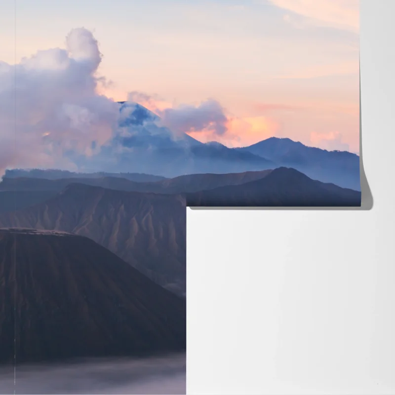 Fototapeta balon nad mglistymi górami Fototapeta balon nad mglistymi górami