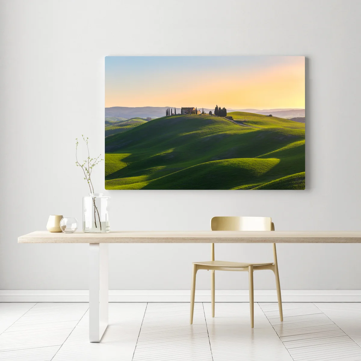 Leinwandbild bauernhaus auf grünen hügeln, Crete Senesi Leinwandbild bauernhaus auf grünen hügeln, Crete Senesi