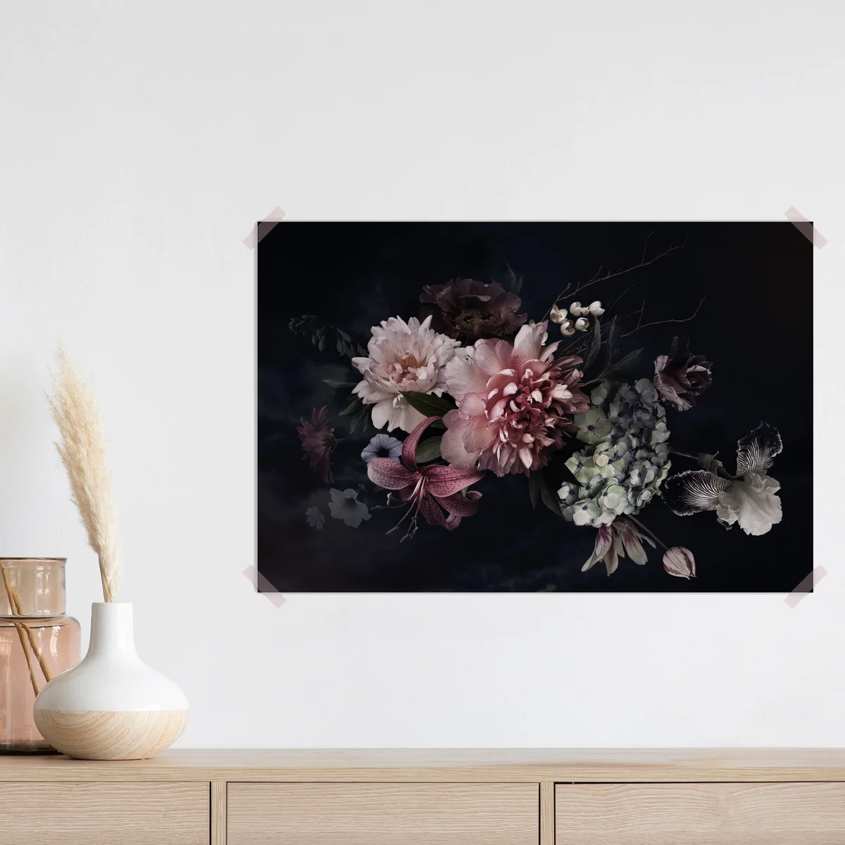 Poster düsterer pfingstrosen- und hortensienstrauß Poster düsterer pfingstrosen- und hortensienstrauß