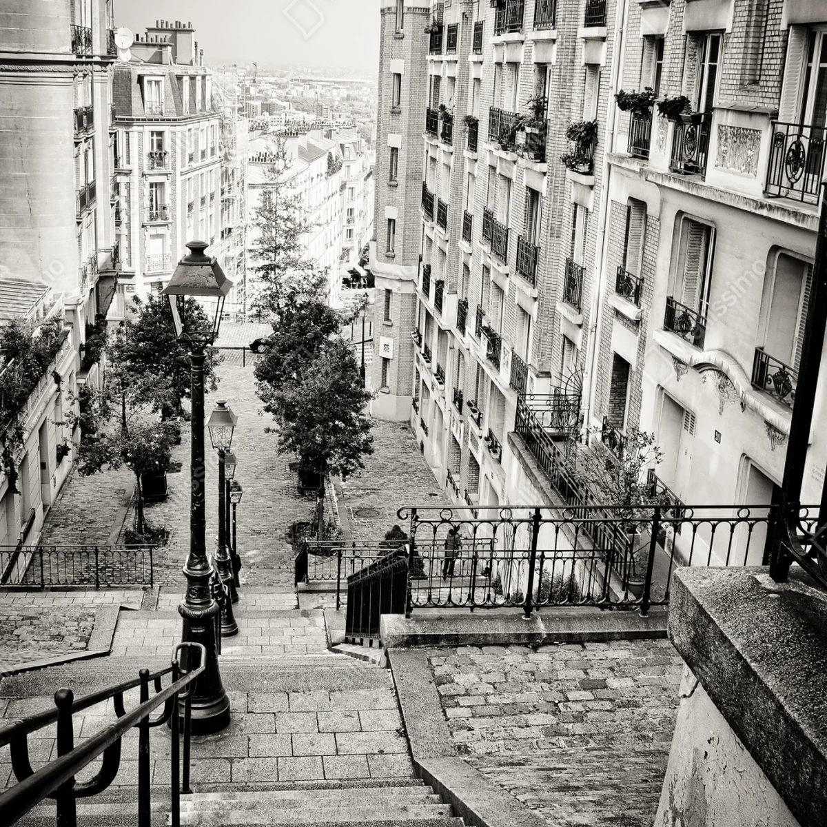 Naklejka na okno paryskie schody w monochromie Naklejka na okno paryskie schody w monochromie