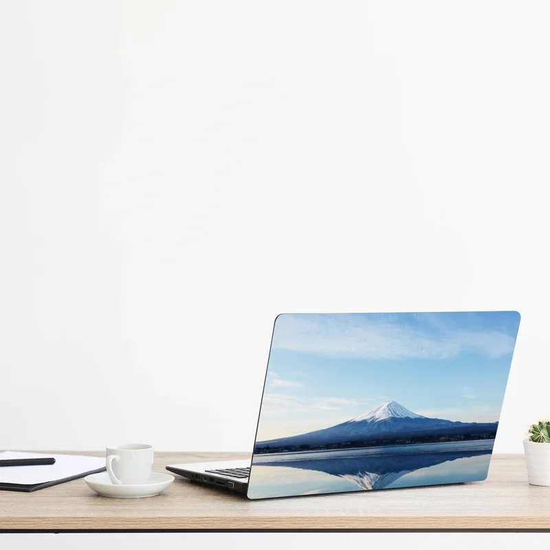 Naklejka na laptopa góra Fudżi odbicie w jeziorze