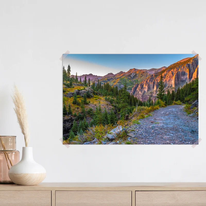 Poster alpiner wanderweg im sonnenuntergang Poster alpiner wanderweg im sonnenuntergang