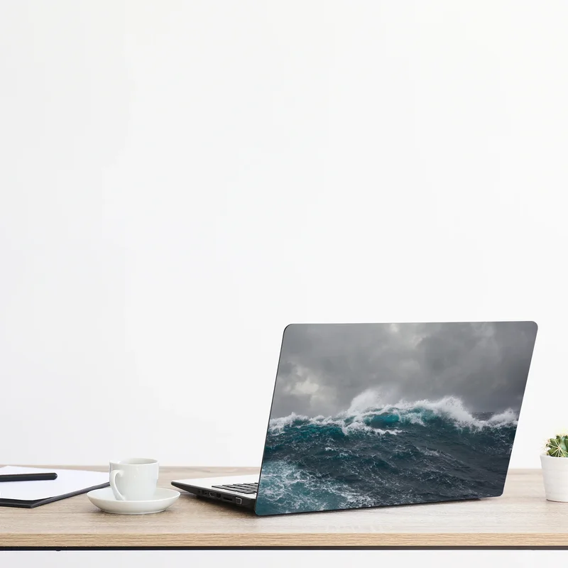 Laptop-Aufkleber stürmisches meer mit brechenden wellen Laptop-Aufkleber stürmisches meer mit brechenden wellen