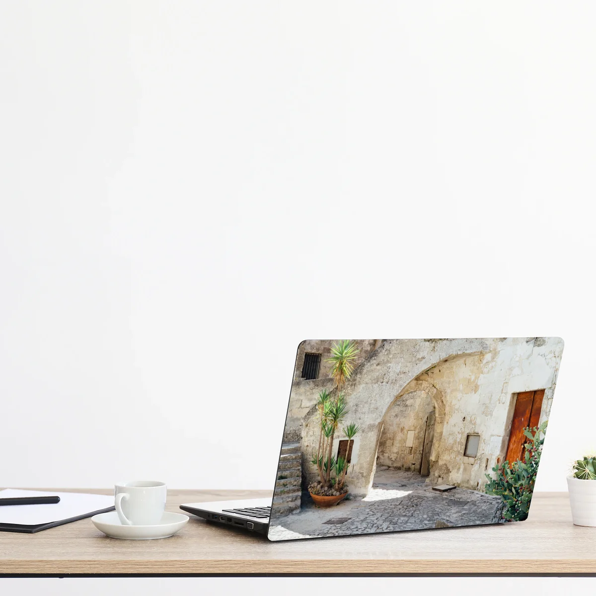 Laptop-Aufkleber mediterraner steinhof mit bogen Laptop-Aufkleber mediterraner steinhof mit bogen