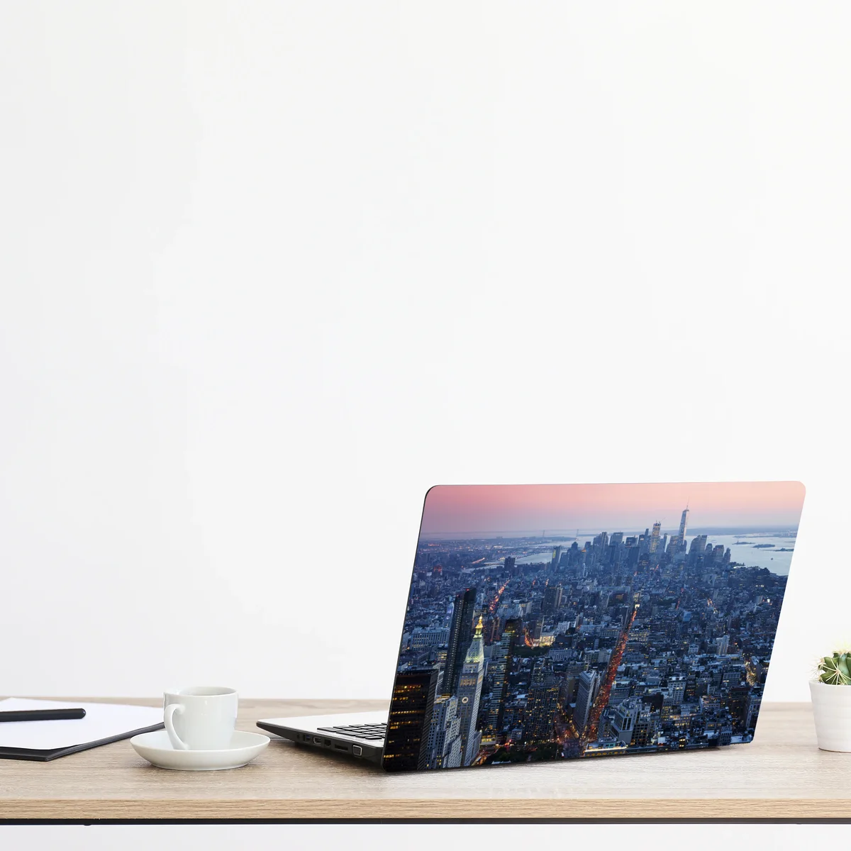 Naklejka na laptopa zachód słońca nad Manhattanem Naklejka na laptopa zachód słońca nad Manhattanem