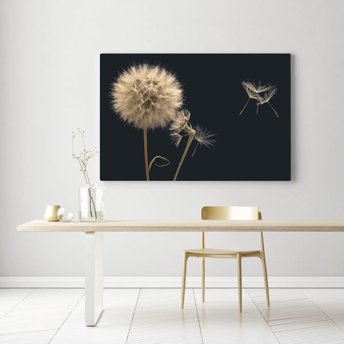 Leinwandbild zarter löwenzahn vor dunklem hintergrund Leinwandbild zarter löwenzahn vor dunklem hintergrund