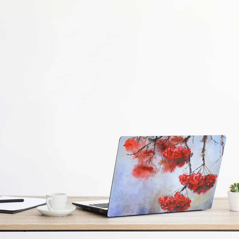 Naklejka na laptopa akwarela czerwonych jagód na gałęziach