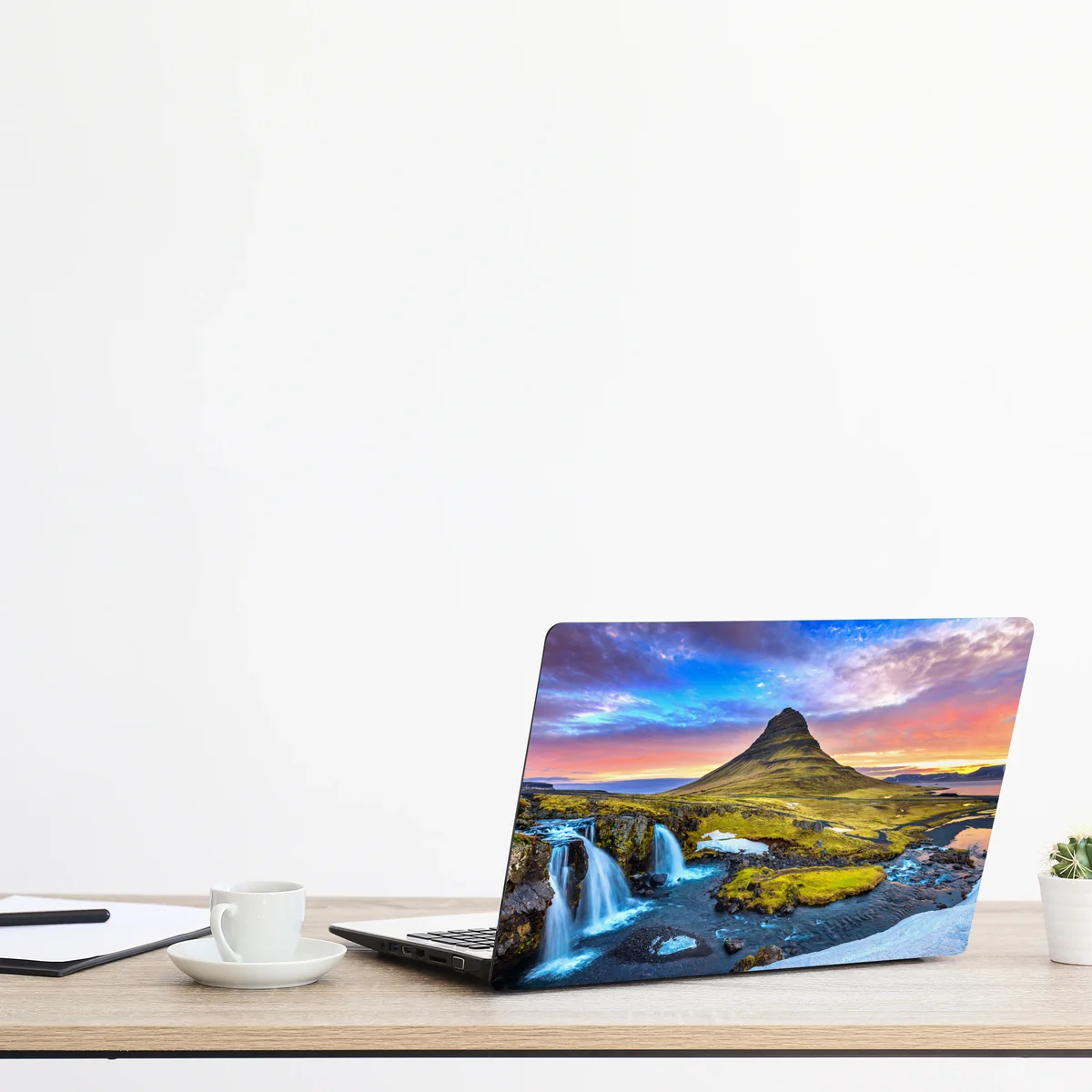 Laptop-Aufkleber Kirkjufell sonnenaufgang berglandschaft Laptop-Aufkleber Kirkjufell sonnenaufgang berglandschaft