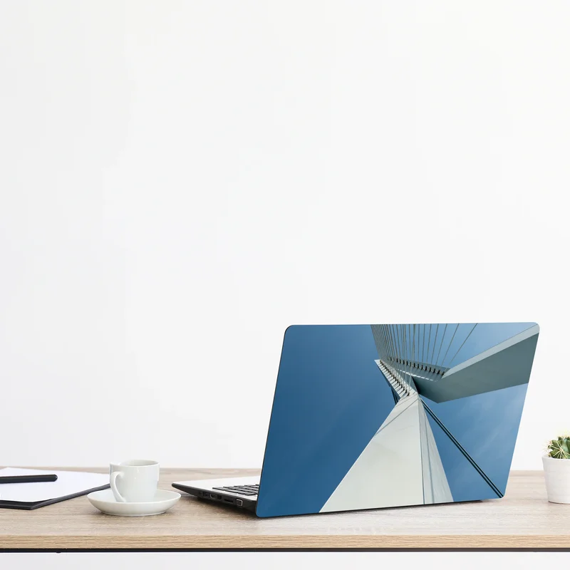 Laptop-Aufkleber aufsteigende linien: moderner brückenpylon