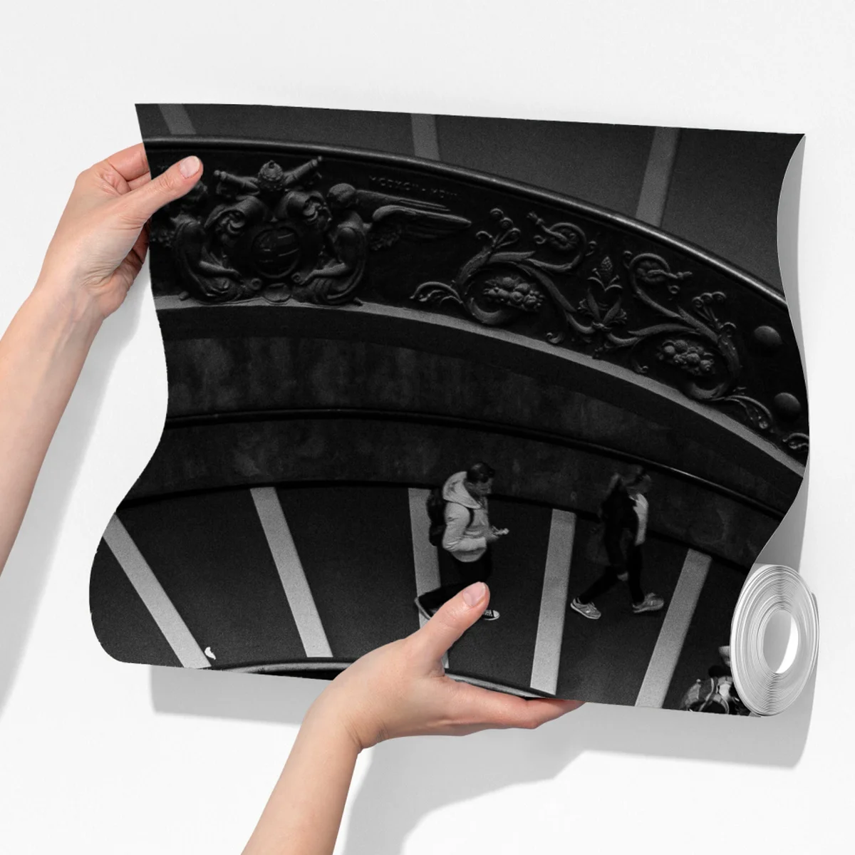 Fototapeta dramtyczne spiralne schody w monochromii Fototapeta dramtyczne spiralne schody w monochromii