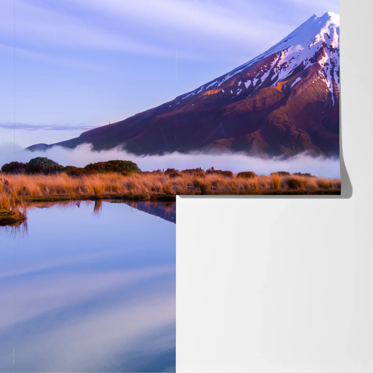 Fototapete majestätische bergspiegelung bei sonnenaufgang Fototapete majestätische bergspiegelung bei sonnenaufgang