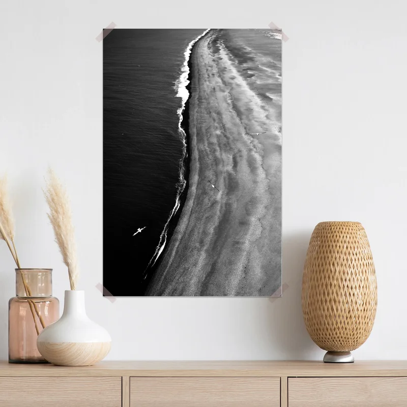 Poster monochrome küstenaufnahme aus der luft Poster monochrome küstenaufnahme aus der luft