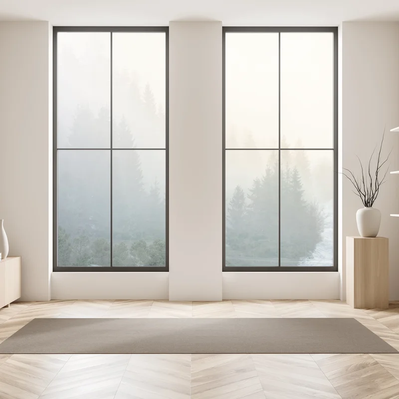 Fensteraufkleber nebliger fichtenwald bei sonnenaufgang