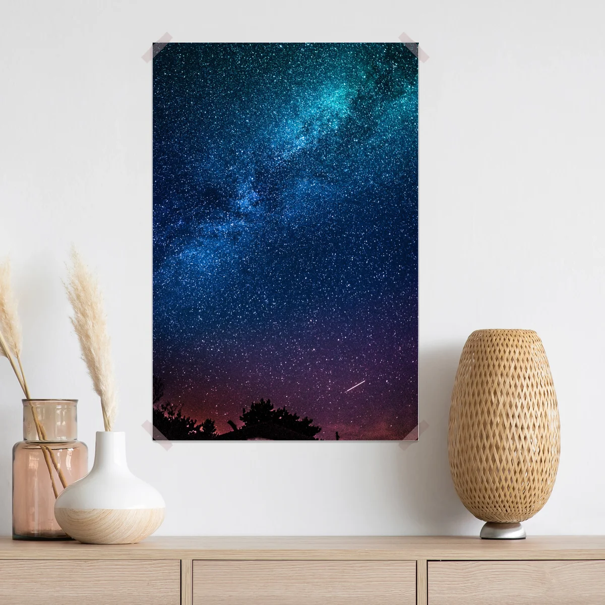 Poster tiefblauer nachthimmel mit milchstraße und sternschnuppe Poster tiefblauer nachthimmel mit milchstraße und sternschnuppe