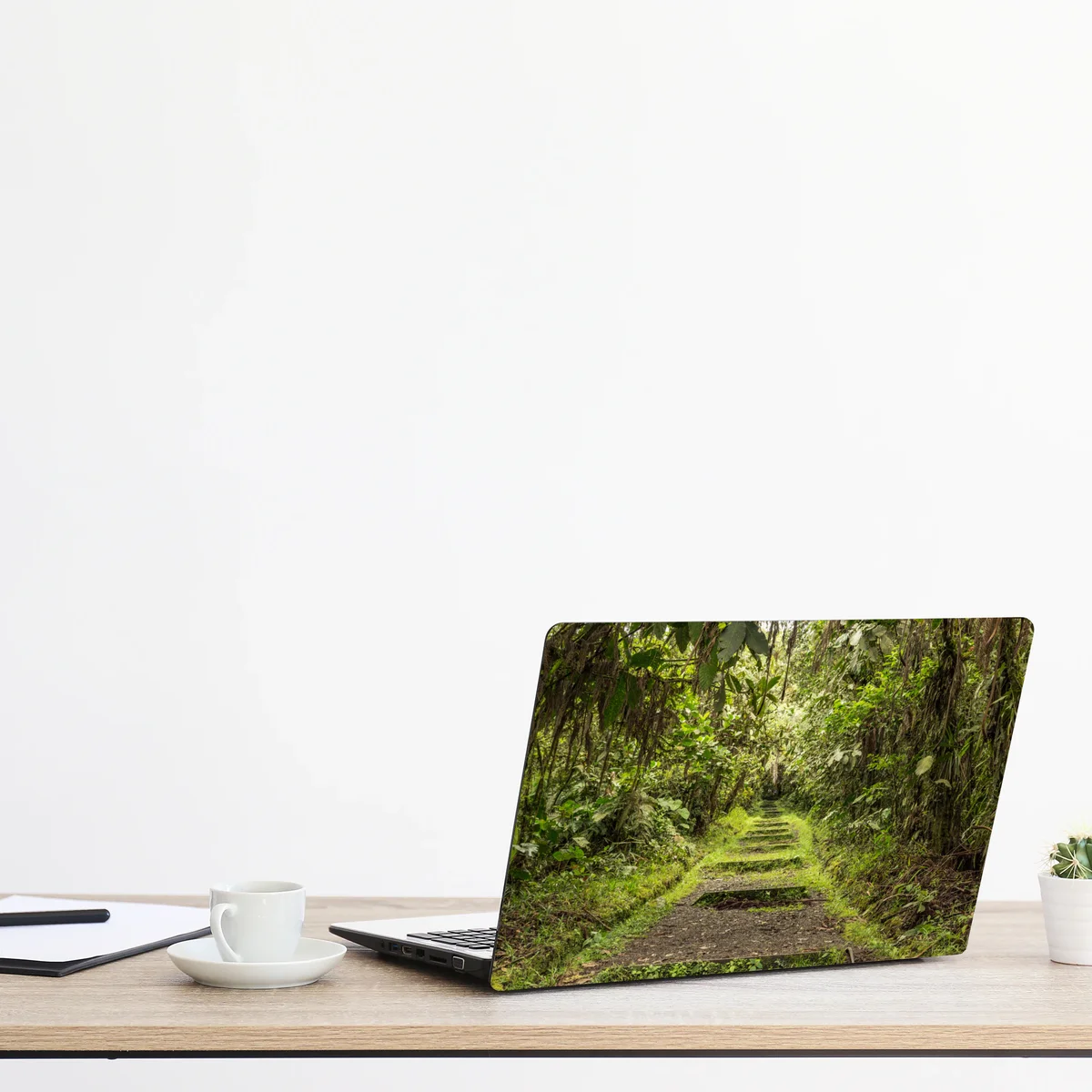 Laptop-Aufkleber pfad durch üppigen dschungel Laptop-Aufkleber pfad durch üppigen dschungel