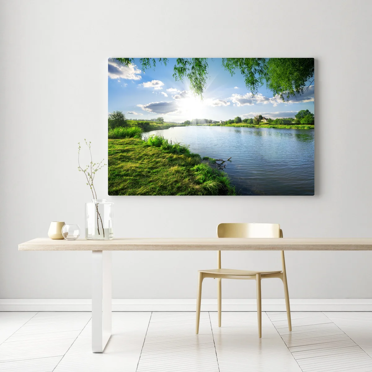Leinwandbild sonnenbeschienenes flussufer mit üppigem grün Leinwandbild sonnenbeschienenes flussufer mit üppigem grün