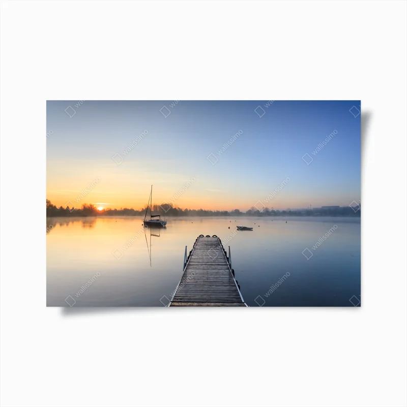 Poster ruhiger sonnenaufgang über nebligem see • Poster bei Wallnifity® Poster ruhiger sonnenaufgang über nebligem see • Poster bei Wallnifity®