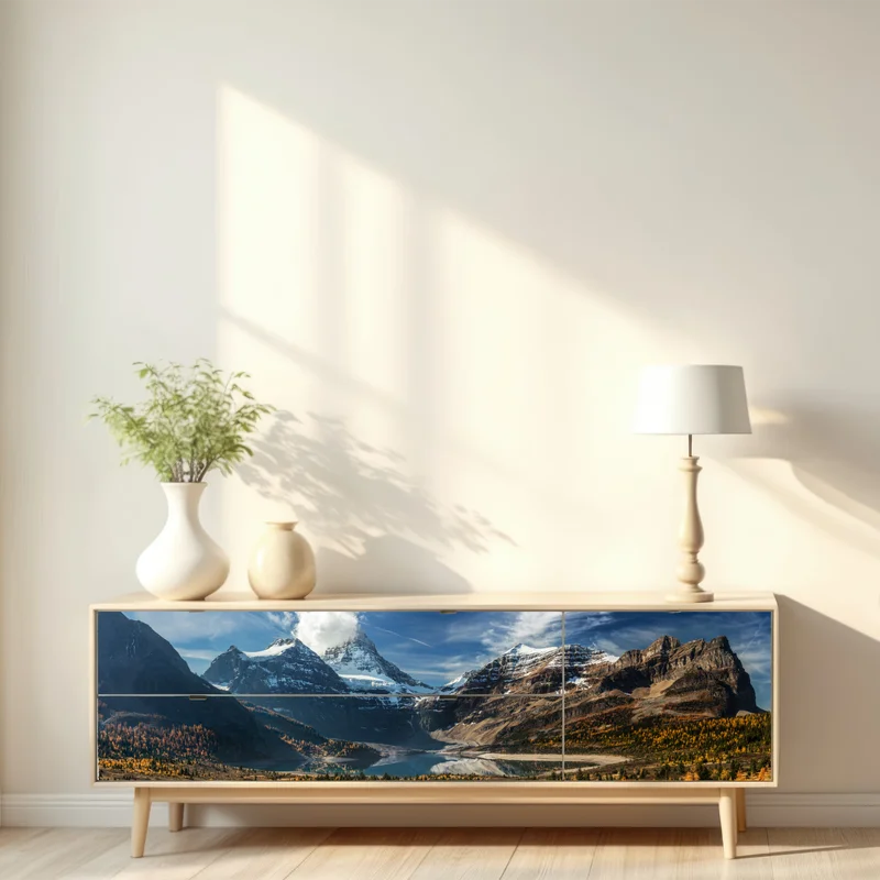 Repositionierbarer Aufkleber schneebedeckte gipfel gespiegelt in einem herbstlichen alpensee Repositionierbarer Aufkleber schneebedeckte gipfel gespiegelt in einem herbstlichen alpensee