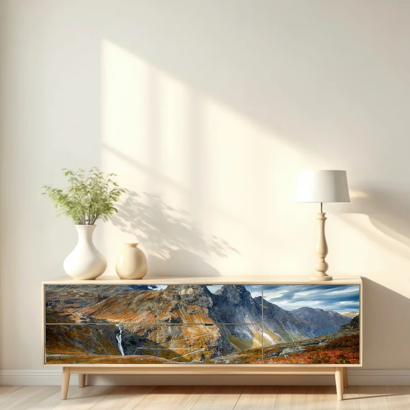 Repositionierbarer Aufkleber herbstliche berglandschaft mit wasserfall und serpentinenstraße