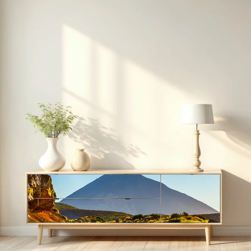 Repositionierbarer Aufkleber sonnenbeschienene bergstraße zum vulkan Repositionierbarer Aufkleber sonnenbeschienene bergstraße zum vulkan