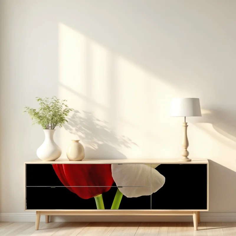 Repositionierbarer Aufkleber rote und weiße tulpen auf schwarzem hintergrund Repositionierbarer Aufkleber rote und weiße tulpen auf schwarzem hintergrund