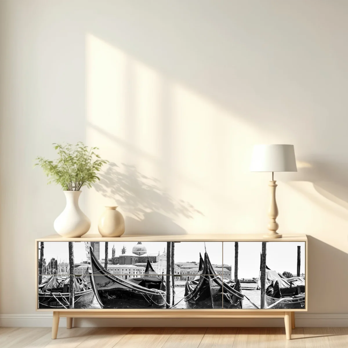 Repositionierbarer Aufkleber vertäute gondeln in Venedig Repositionierbarer Aufkleber vertäute gondeln in Venedig