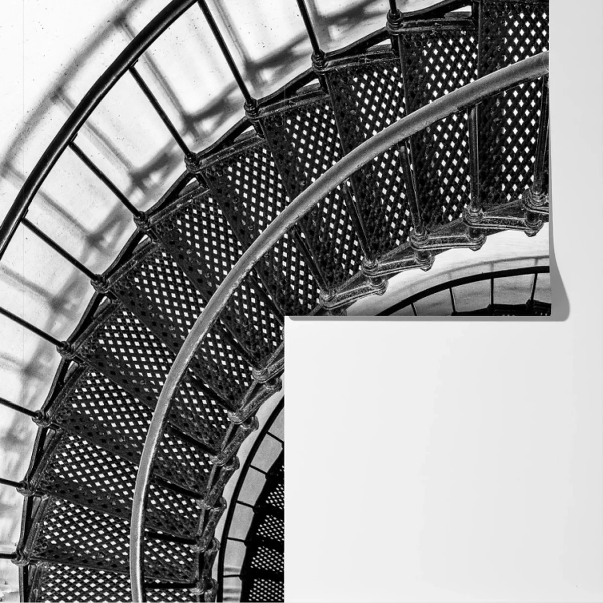 Fototapeta spiralne schody w czerni i bieli Fototapeta spiralne schody w czerni i bieli