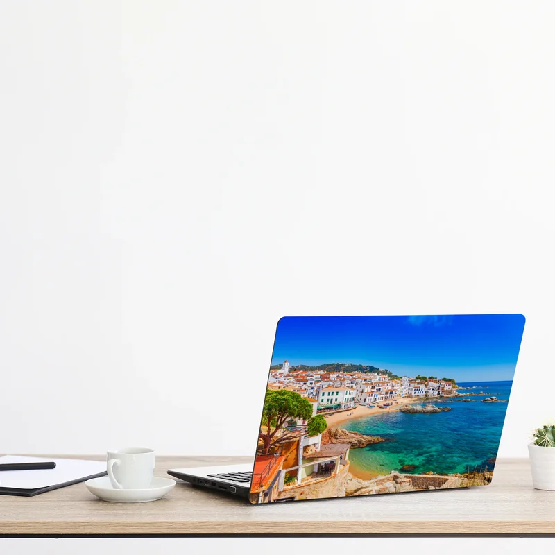 Laptop-Aufkleber sonniges mediterranes küstendorf
