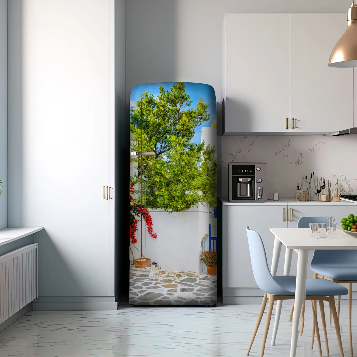 Kühlschrankaufkleber sonniger mediterraner innenhof mit bougainvillea Kühlschrankaufkleber sonniger mediterraner innenhof mit bougainvillea