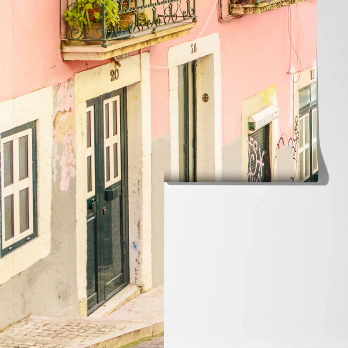 Fototapete sonnige Lissabon straßenbahn in pastellfarben Fototapete sonnige Lissabon straßenbahn in pastellfarben