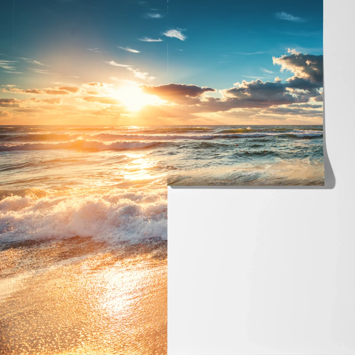 Fototapeta złoty wschód słońca nad brzegiem morza Fototapeta złoty wschód słońca nad brzegiem morza