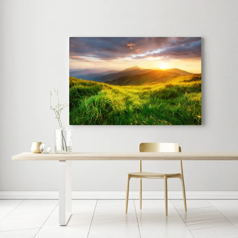 Leinwandbild sonnige bergwiese bei sonnenaufgang Leinwandbild sonnige bergwiese bei sonnenaufgang