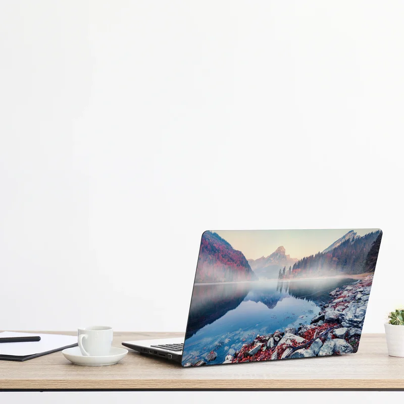 Laptop-Aufkleber nebliger herbstmorgen am Obersee, Schweizer Alpen
