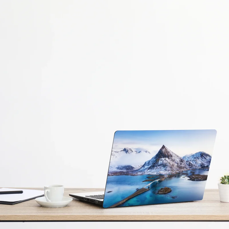 Laptop-Aufkleber Lofoten brücke und berg aus der luft