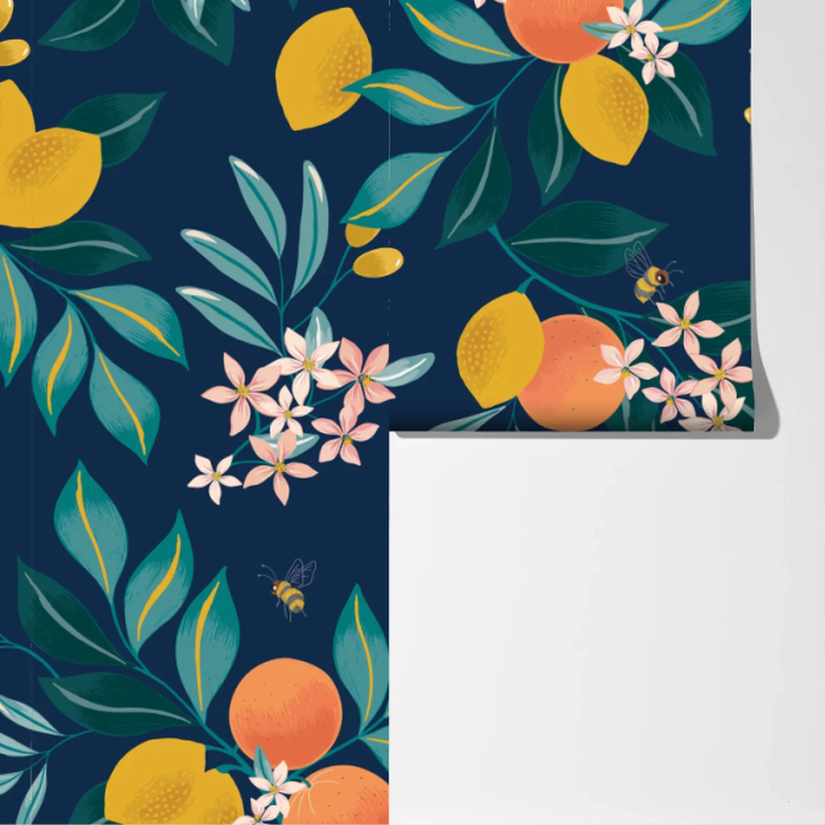 Fototapete botanisches zitronen- und orangenmuster auf marineblauem hintergrund Fototapete botanisches zitronen- und orangenmuster auf marineblauem hintergrund