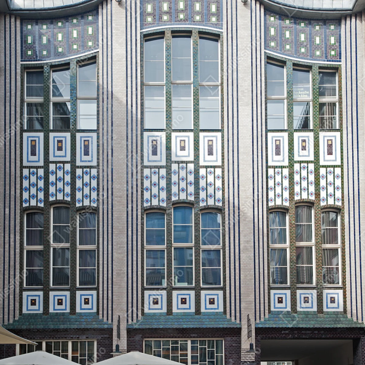 Leinwandbild Berlin Mitte – Hackesche Höfe – Hof 1 - Westseite • Leinwandbilder bei Wallnifity® Leinwandbild Berlin Mitte – Hackesche Höfe – Hof 1 - Westseite • Leinwandbilder bei Wallnifity®