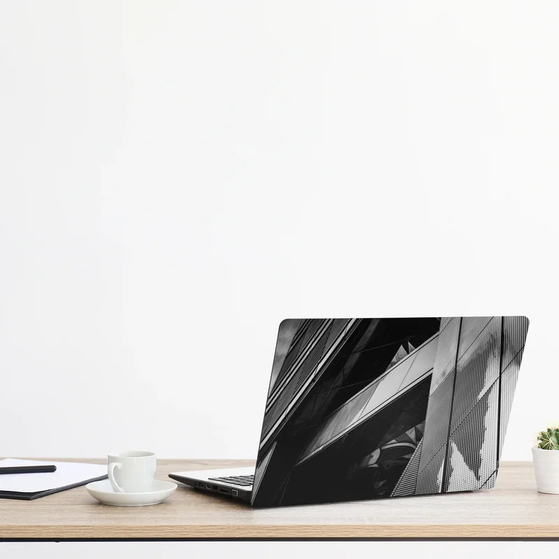 Naklejka na laptopa geometryczna fasada w monochromie