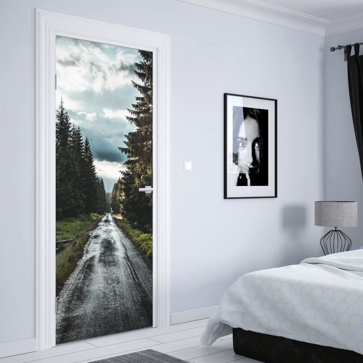 Türaufkleber waldweg durch neblige kiefern Türaufkleber waldweg durch neblige kiefern