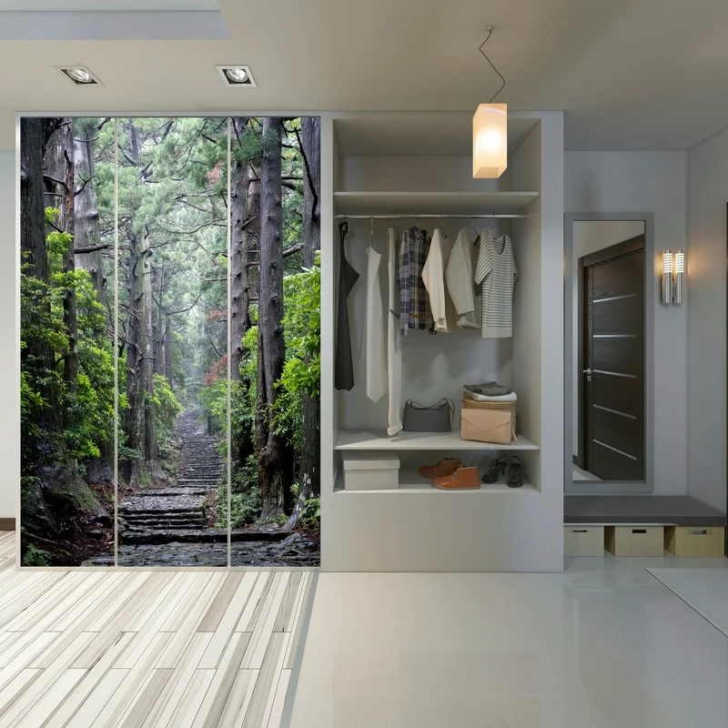 Schrankaufkleber mystischer waldweg zwischen alten bäumen