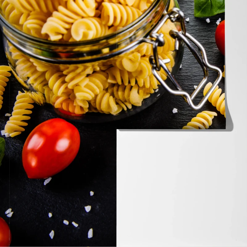 Fototapete pasta zutaten arrangiert mit tomaten und basilikum Fototapete pasta zutaten arrangiert mit tomaten und basilikum