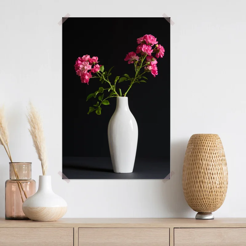 Poster rosa rosen in weißer vase Poster rosa rosen in weißer vase