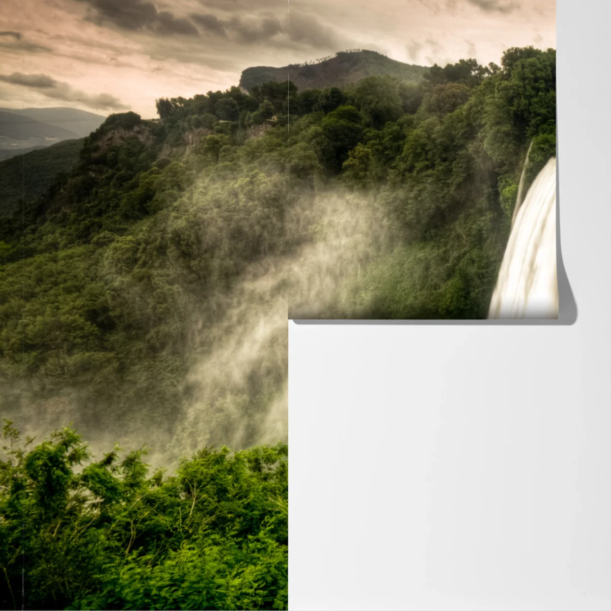 Fototapeta wodospad Marmore w Umbrii: mglista zieleń Fototapeta wodospad Marmore w Umbrii: mglista zieleń