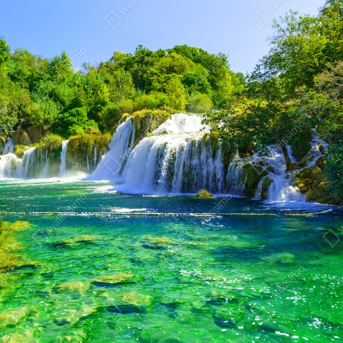 Fototapete smaragdgrüner wasserfall Fototapete smaragdgrüner wasserfall