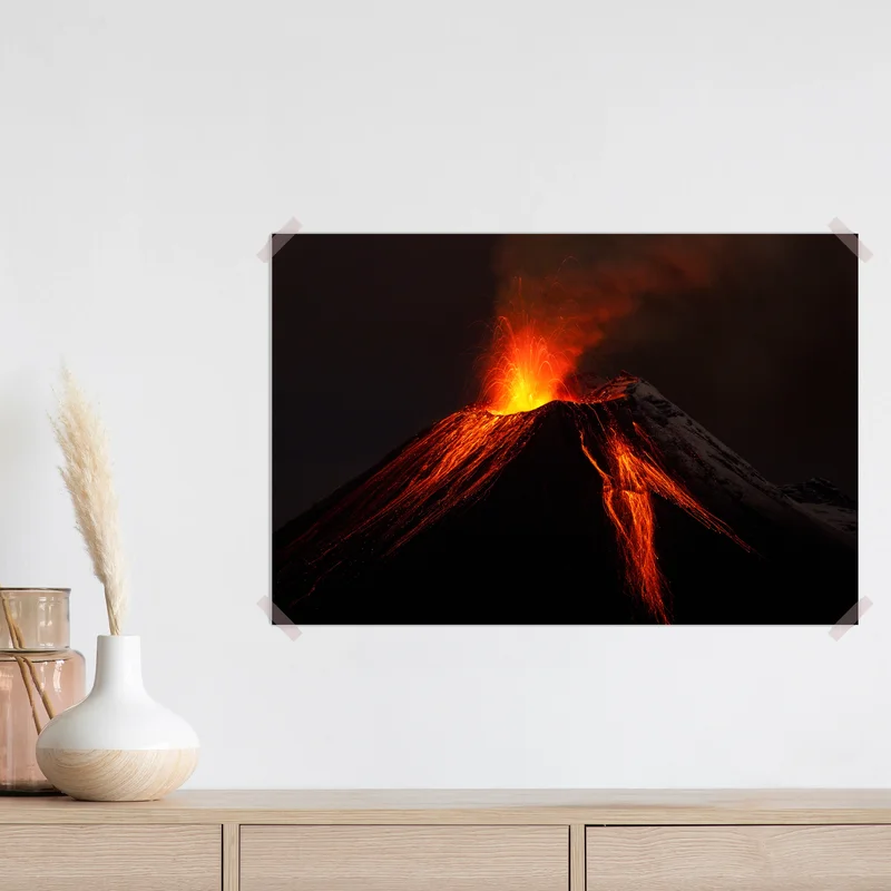 Poster glühender vulkanausbruch bei nacht Poster glühender vulkanausbruch bei nacht