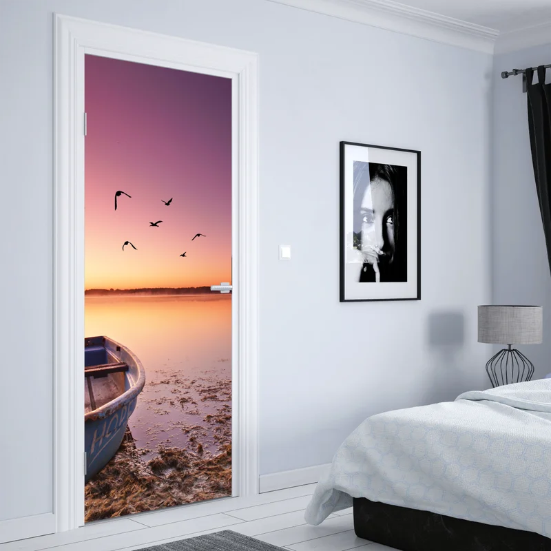 Türaufkleber friedliche bootsstimmung im abendlicht