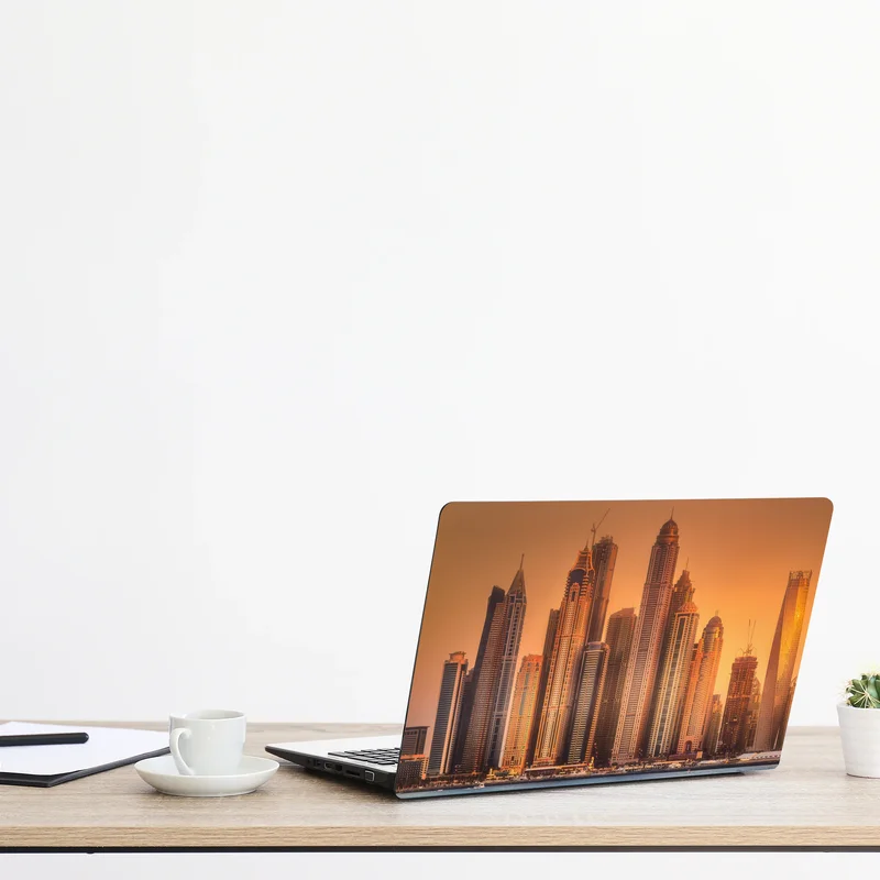 Laptop-Aufkleber Dubai skyline im goldenen licht