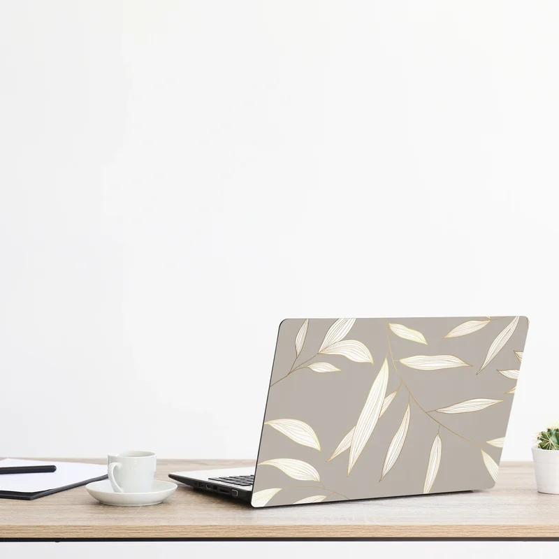 Laptop-Aufkleber zarte goldumrandete blätter auf beigem hintergrund
