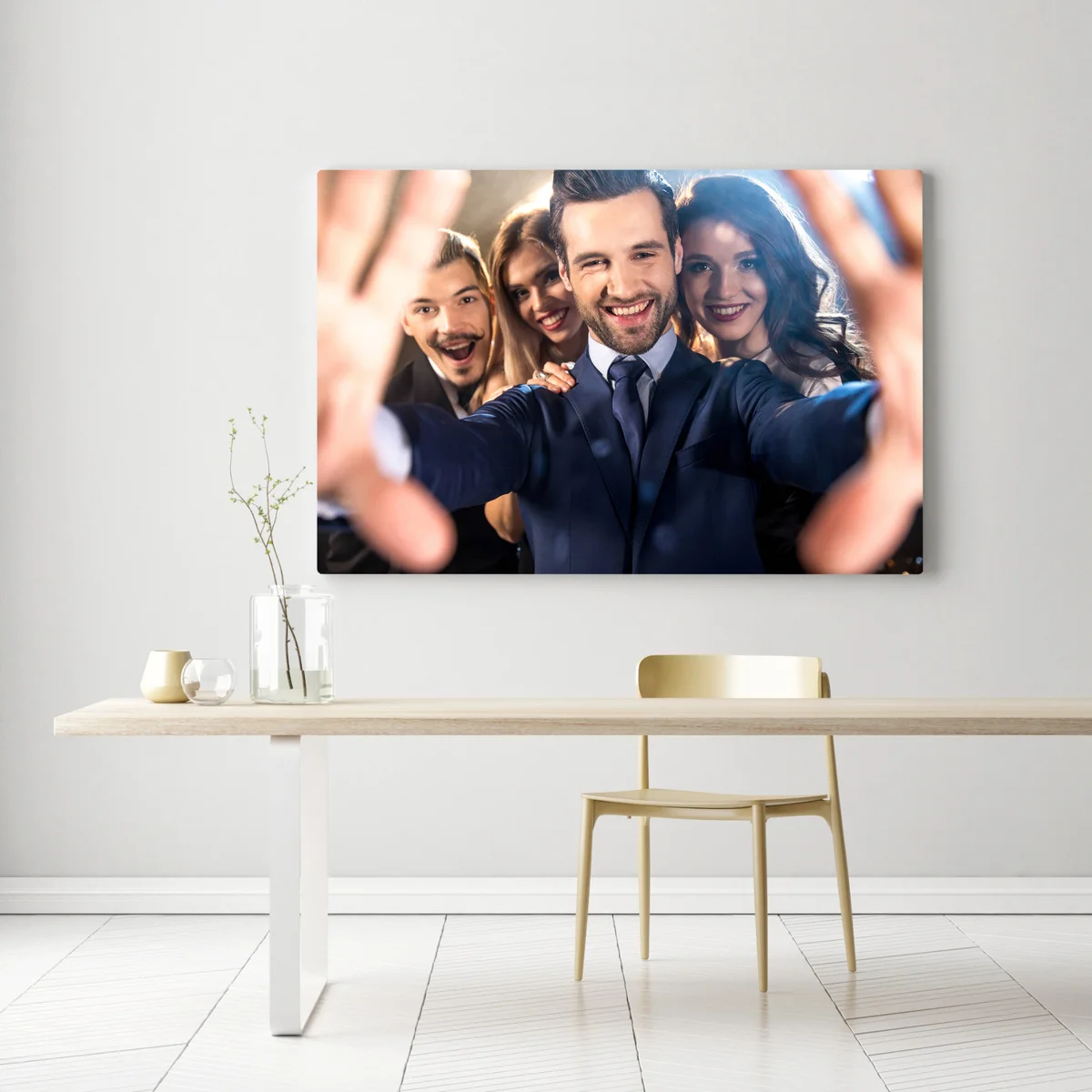 Leinwandbild glückliche Freunde beim Selfie • Leinwandbilder bei Wallnifity® Leinwandbild glückliche Freunde beim Selfie • Leinwandbilder bei Wallnifity®