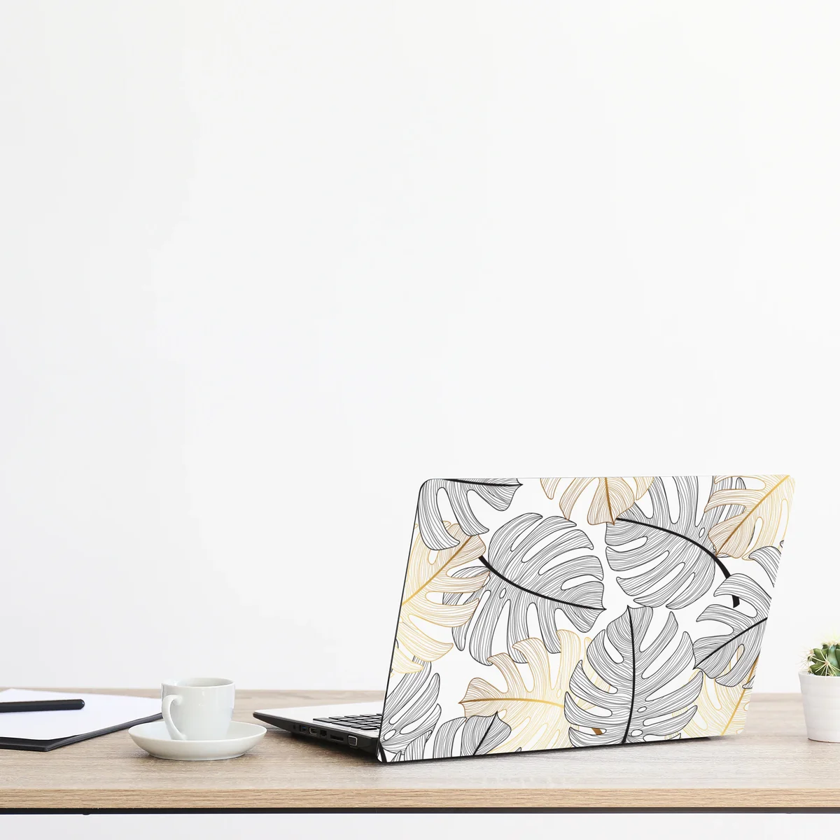 Laptop-Aufkleber monstera-blattmuster mit goldakzenten Laptop-Aufkleber monstera-blattmuster mit goldakzenten