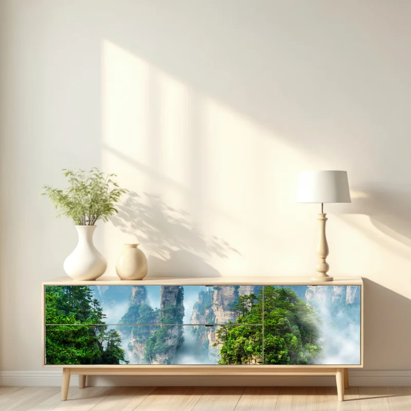 Repositionierbarer Aufkleber nebelige felsenpfeiler in den bergen